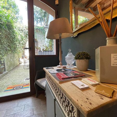 Le Camere Di Bsuites Affittacamere 帕爾馬 外观 照片