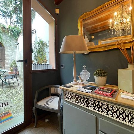 Le Camere Di Bsuites Affittacamere 帕爾馬 外观 照片