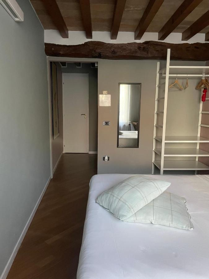 Le Camere Di Bsuites Affittacamere 帕爾馬 外观 照片