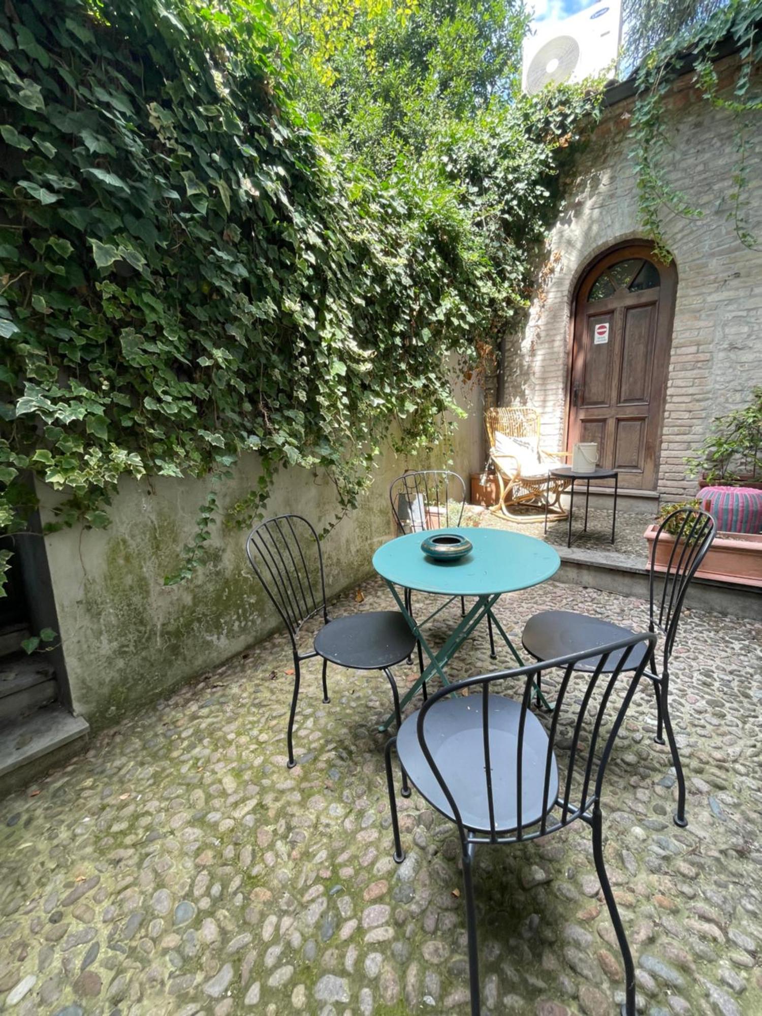 Le Camere Di Bsuites Affittacamere 帕爾馬 外观 照片
