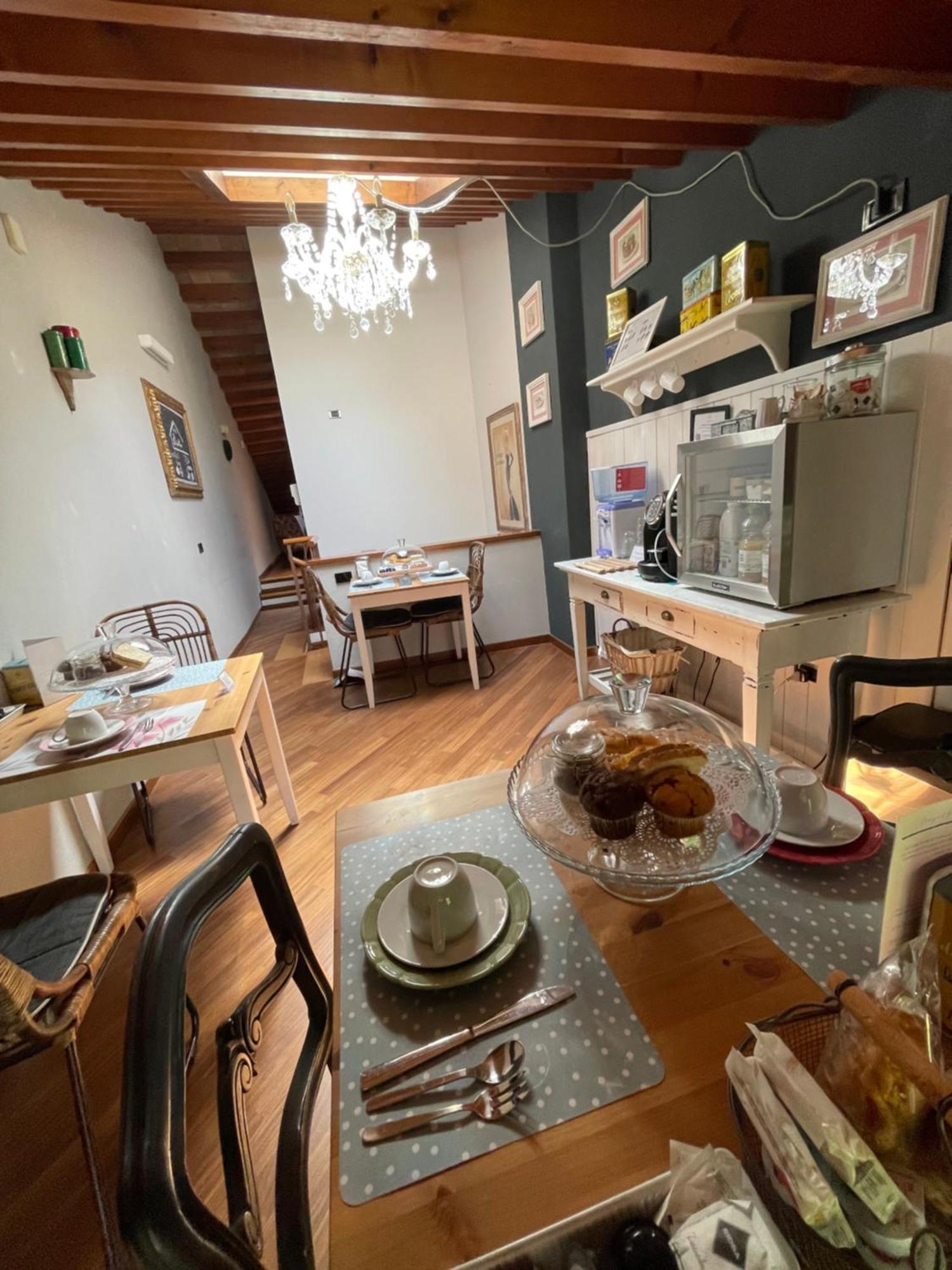 Le Camere Di Bsuites Affittacamere 帕爾馬 外观 照片