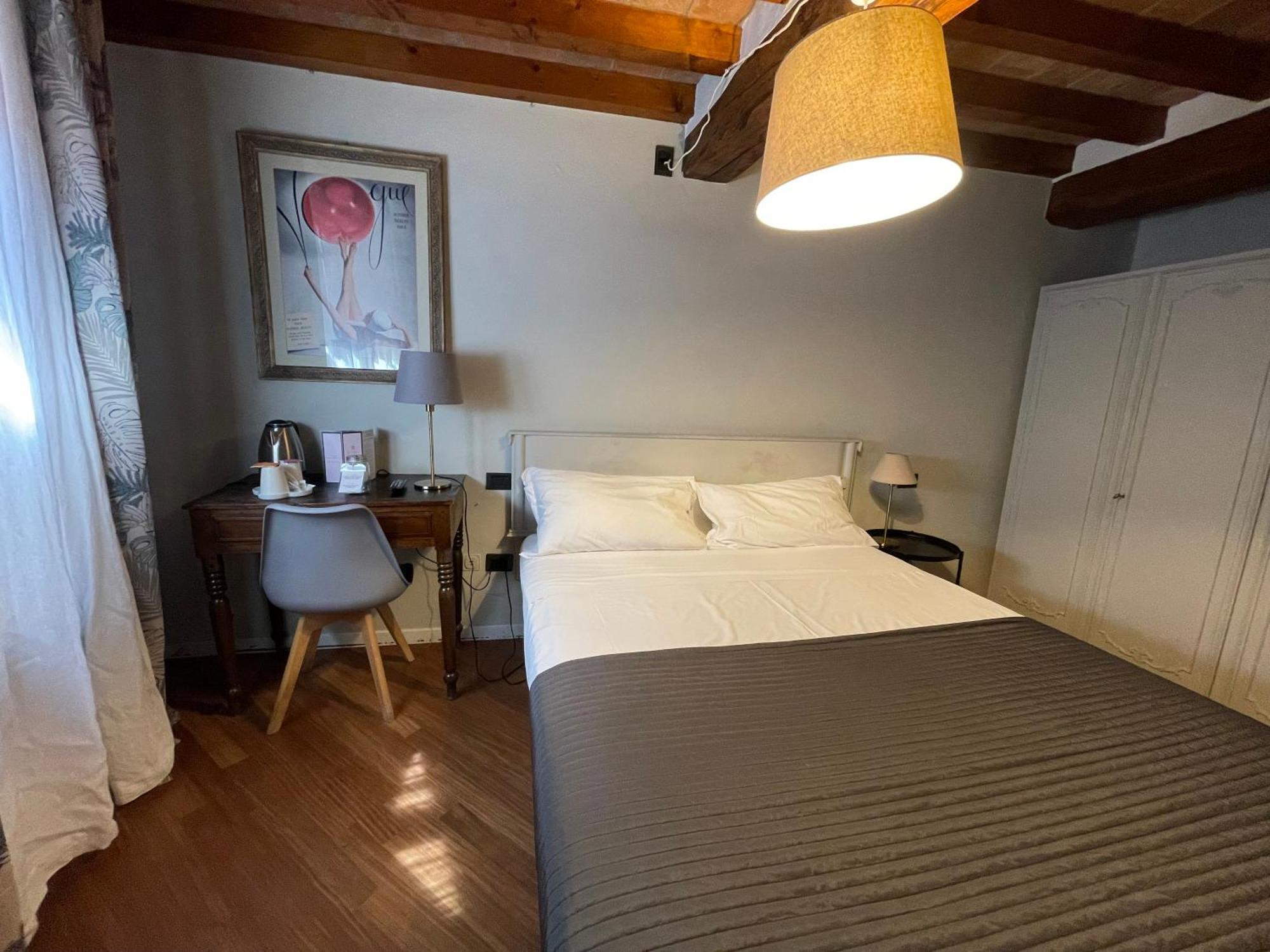 Le Camere Di Bsuites Affittacamere 帕爾馬 外观 照片